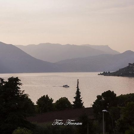 Casa Vacanze Gli Ulivi Del Lago Villa Sale Marasino Exterior photo