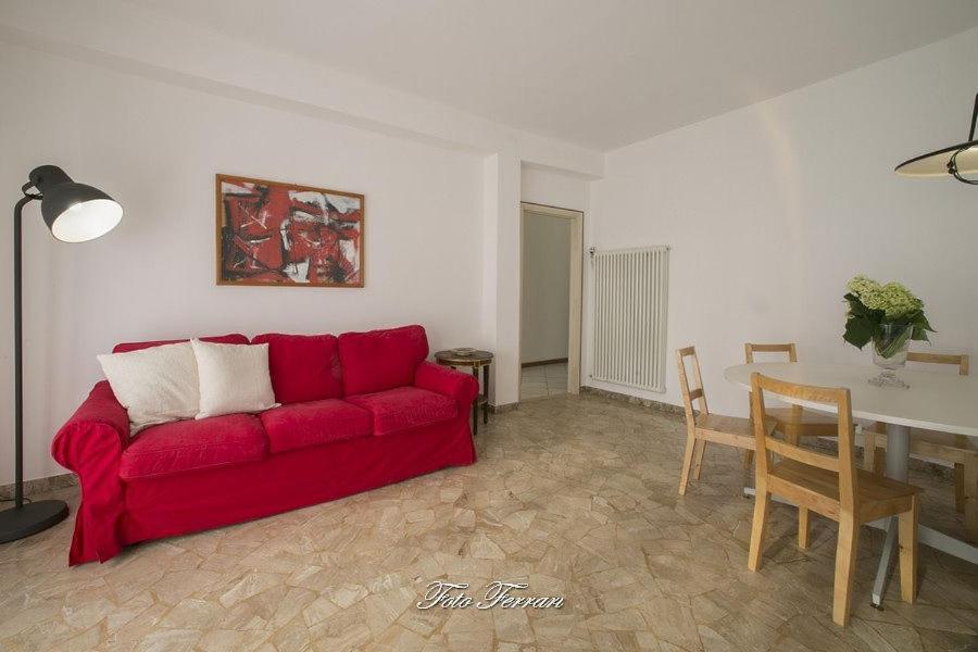Casa Vacanze Gli Ulivi Del Lago Villa Sale Marasino Exterior photo