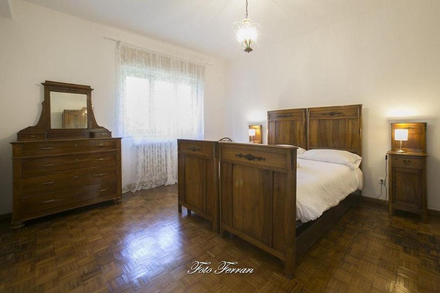 Casa Vacanze Gli Ulivi Del Lago Villa Sale Marasino Exterior photo